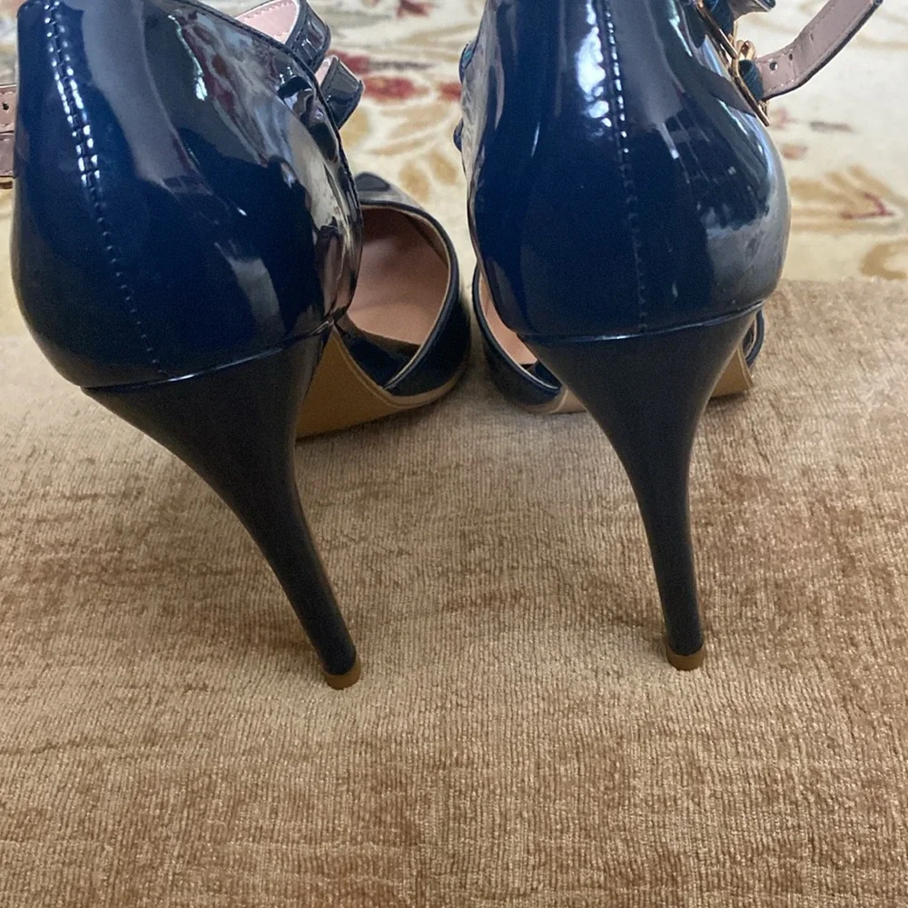 Brand New without tag Journee collection Navy with T straps size 8 - Picture 4 of 7